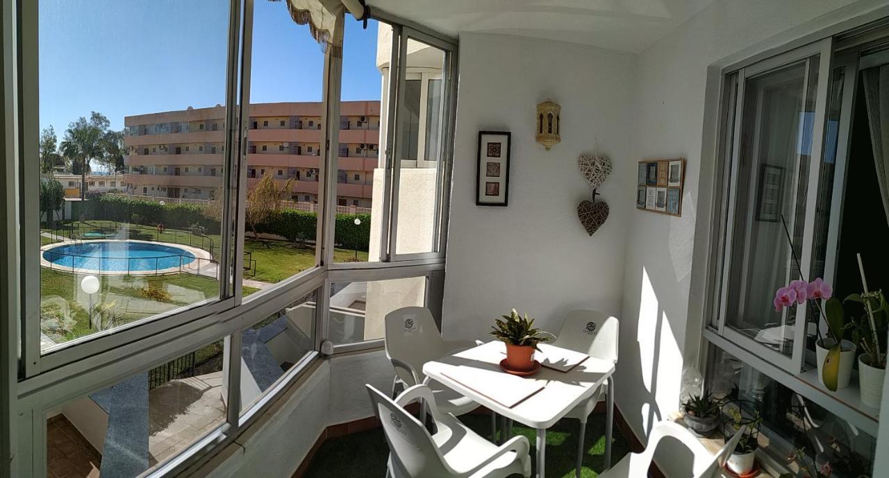 Seaside Serenity: Torremolinos Apartment with Pool and Views Exterior photo