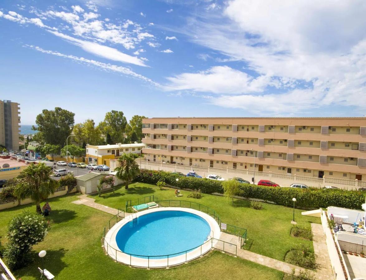 Seaside Serenity: Torremolinos Apartment with Pool and Views Exterior photo
