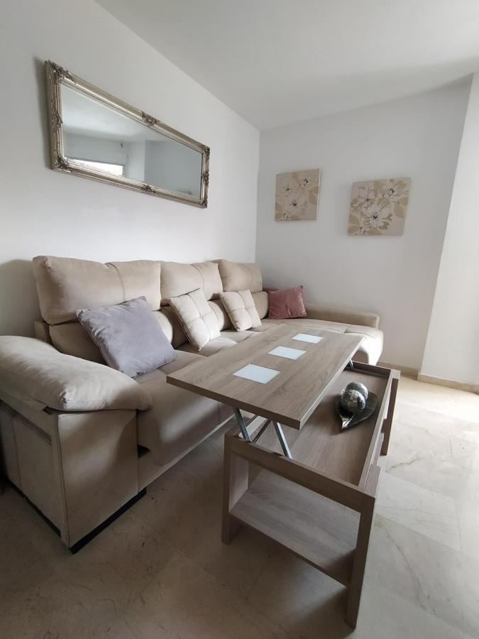 Seaside Serenity: Torremolinos Apartment with Pool and Views Exterior photo