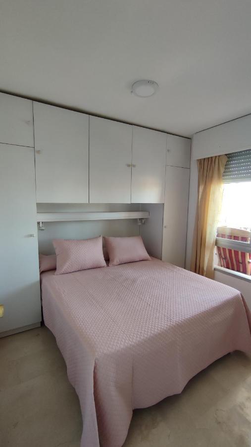 Seaside Serenity: Torremolinos Apartment with Pool and Views Exterior photo