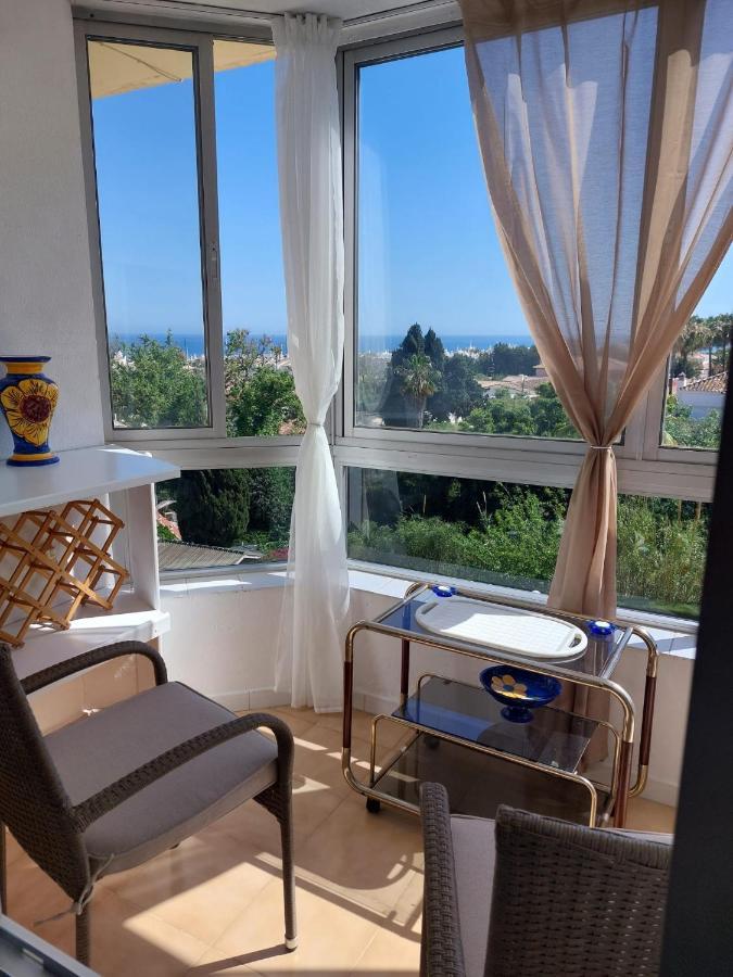 Seaside Serenity: Torremolinos Apartment with Pool and Views Exterior photo